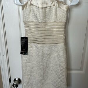 Bebe Strapless Dress in Cream and beige silk accents NWT $129Retail sz 2